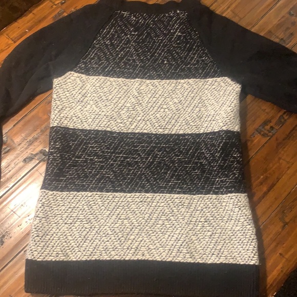 Splendid Black and White Sweater - Size XS - Picture 3 of 4